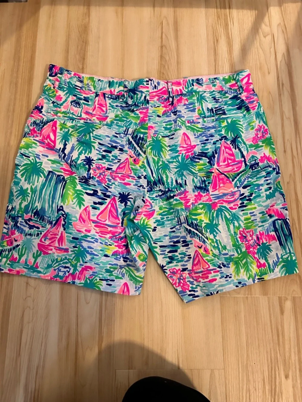 Lilly Pulitzer men’s Beaumont shorts - Picture 7 of 7